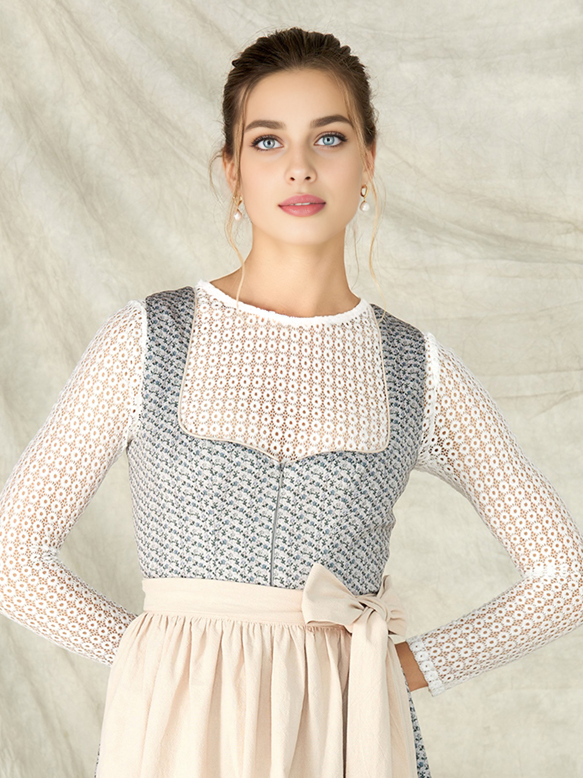 Dirndl in Blau