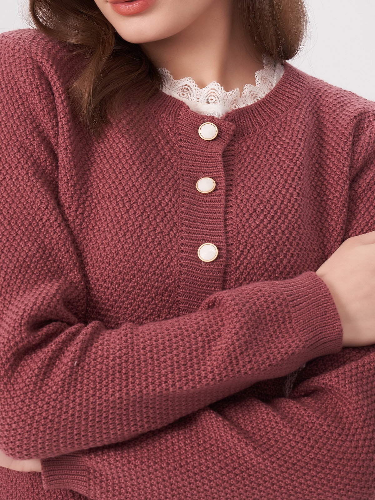 Modernes Dirndl in Lila – perfekt für den urbanen Look