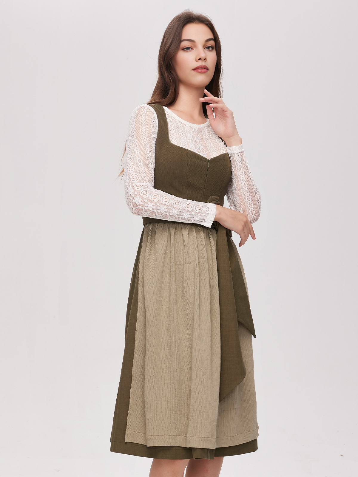 Modernes Dirndl in Beige und Blau
