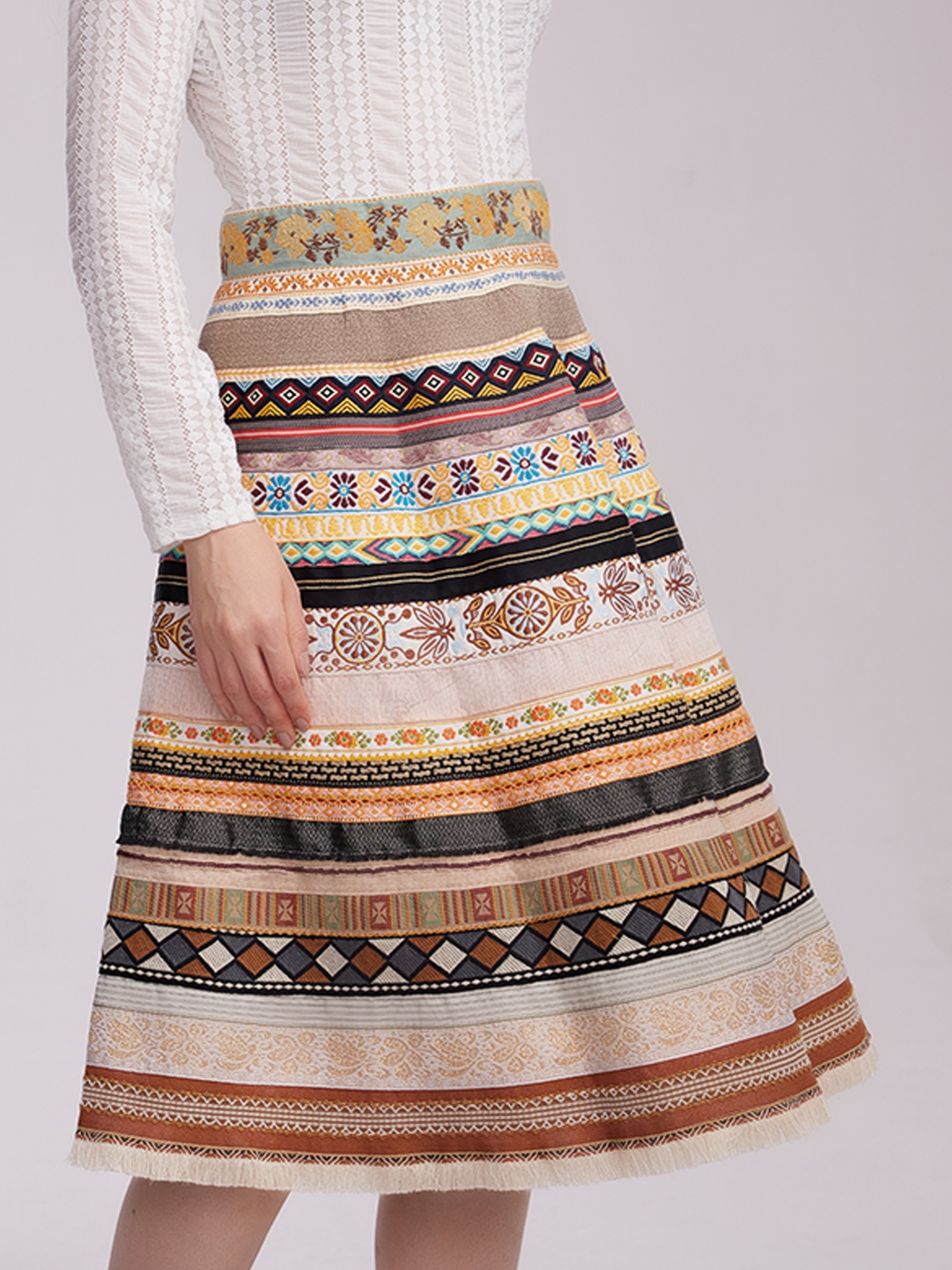 Modernes Dirndl in Gelb