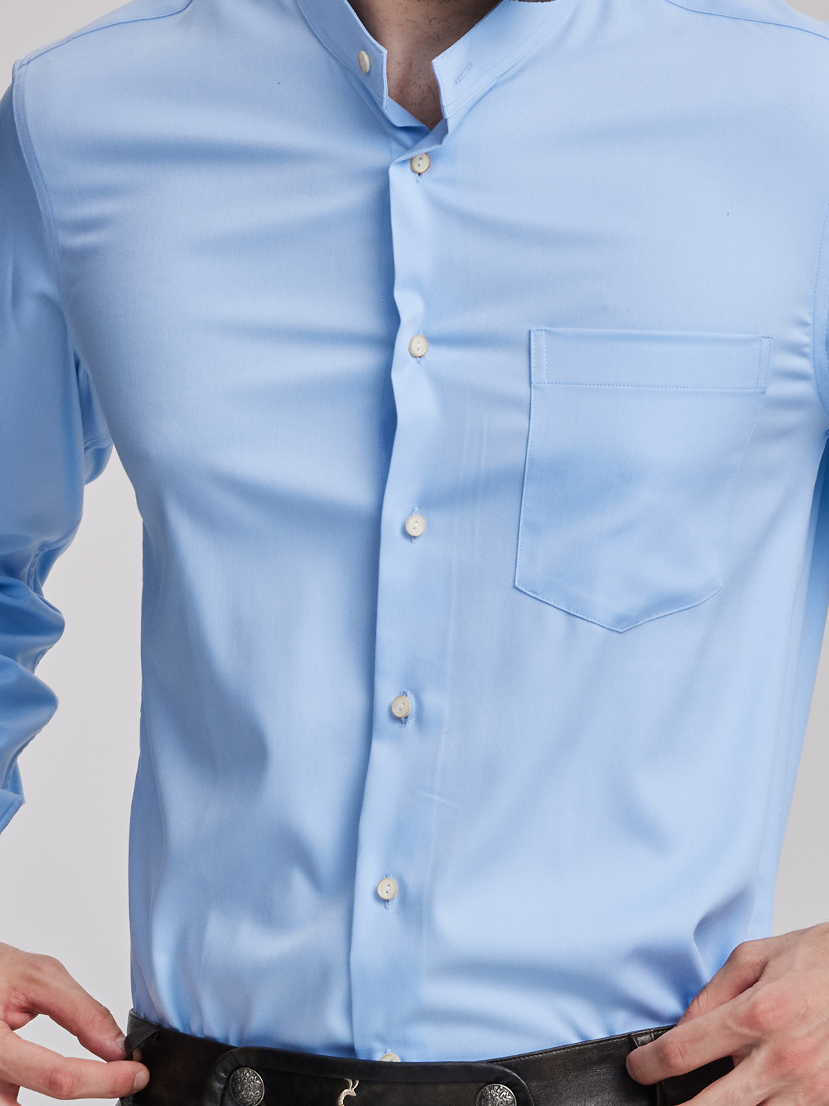 Dirndl in Blau – stilvolle Eleganz