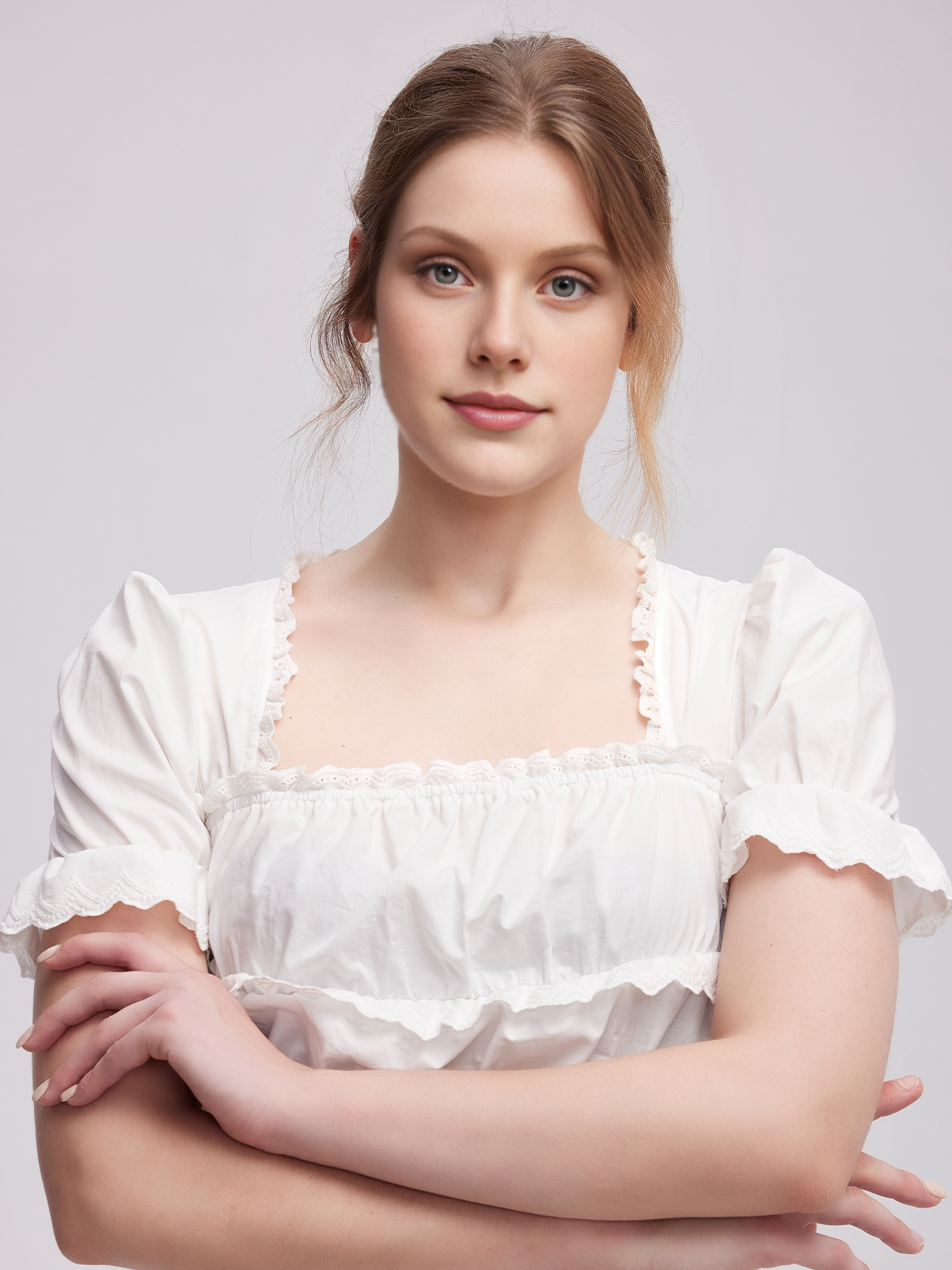 Edelheiss Dirndl mit weißer Bluse