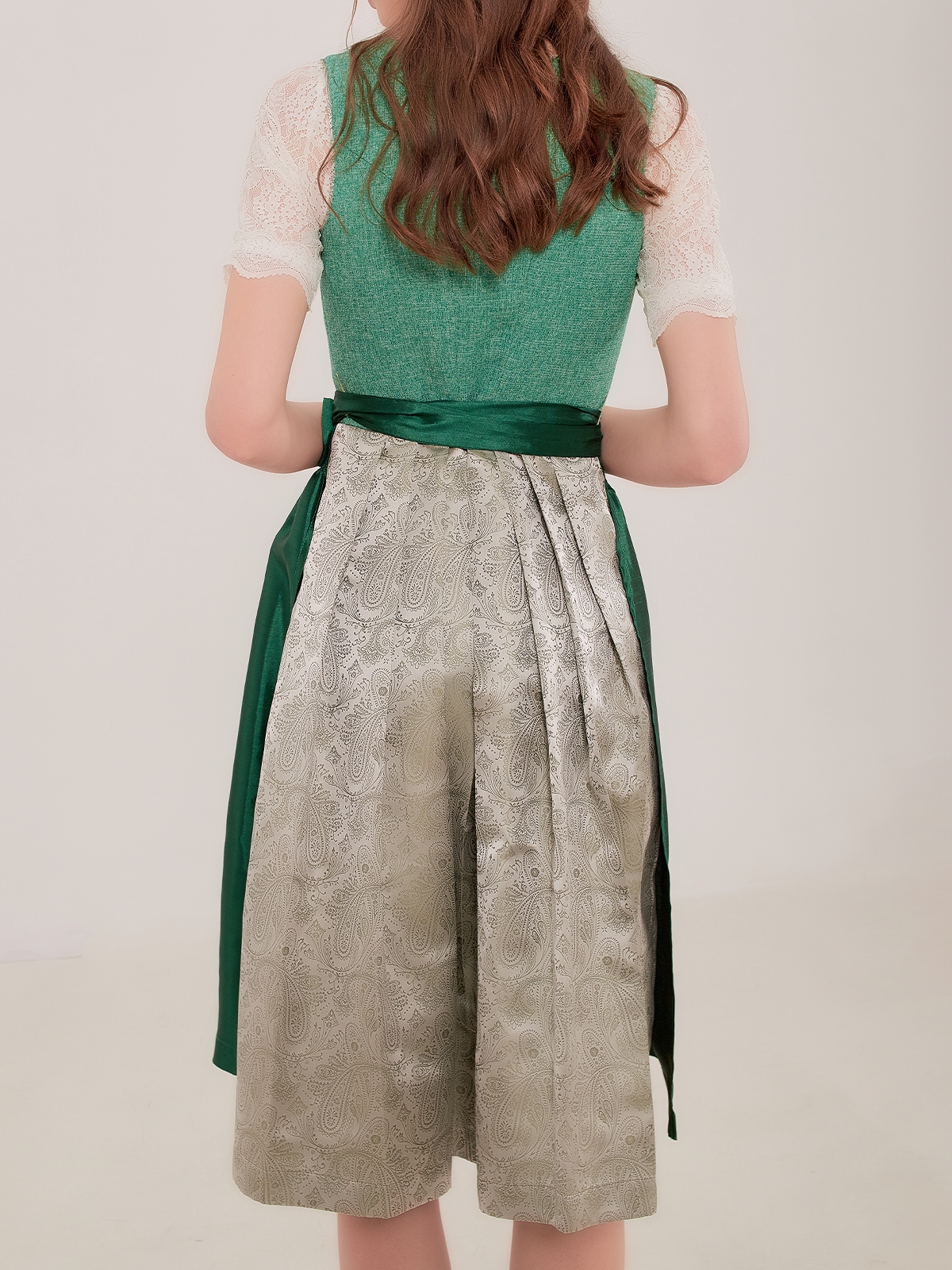 Moderne braune Dirndlbluse mit schlichtem Design
