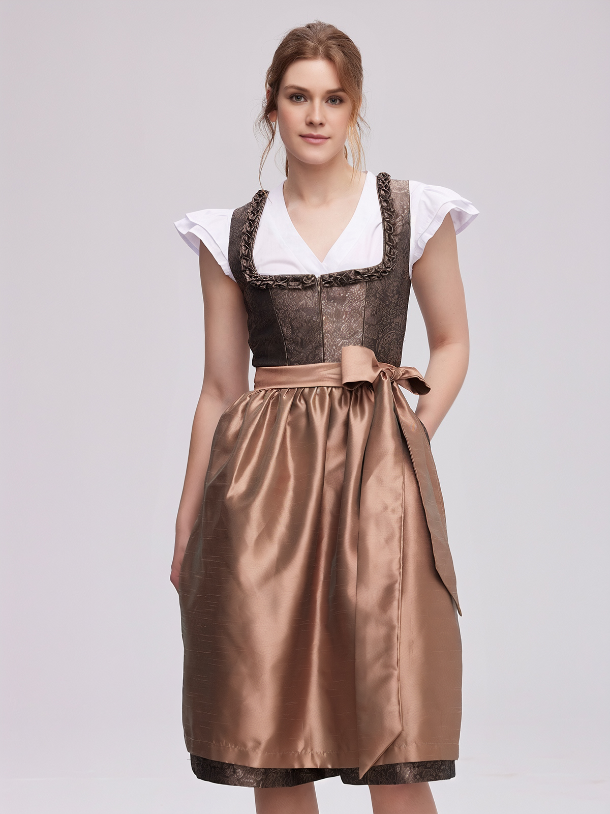 Ehreer Dirndl in Braun – Eleganz trifft Tradition