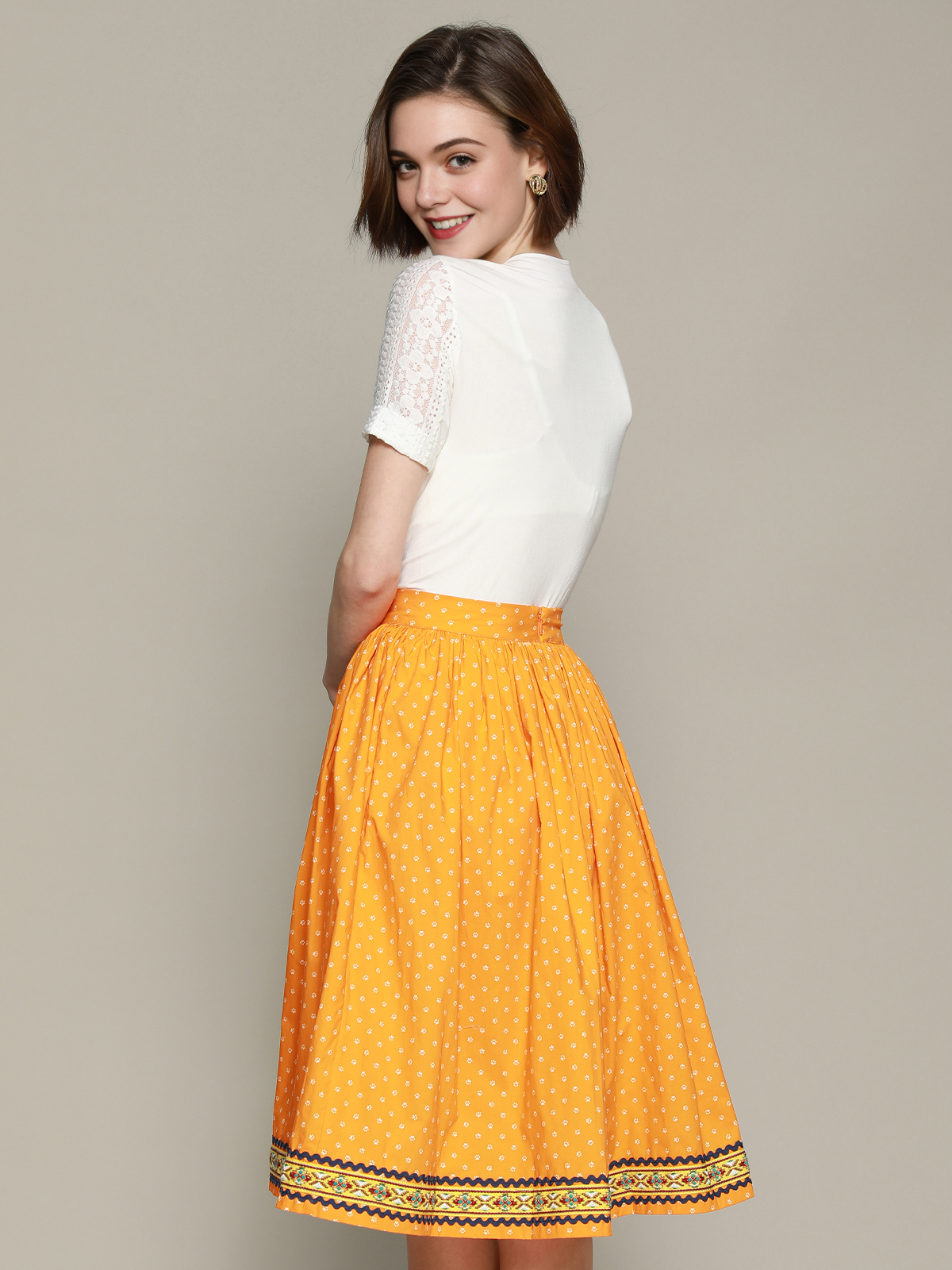 Dirndl in Gelb – sommerlich und frisch