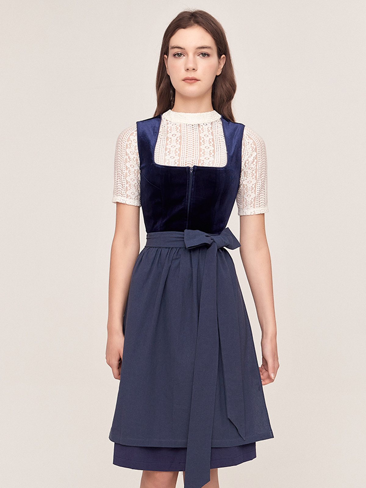 Dirndl in Blau – zeitlos und elegant