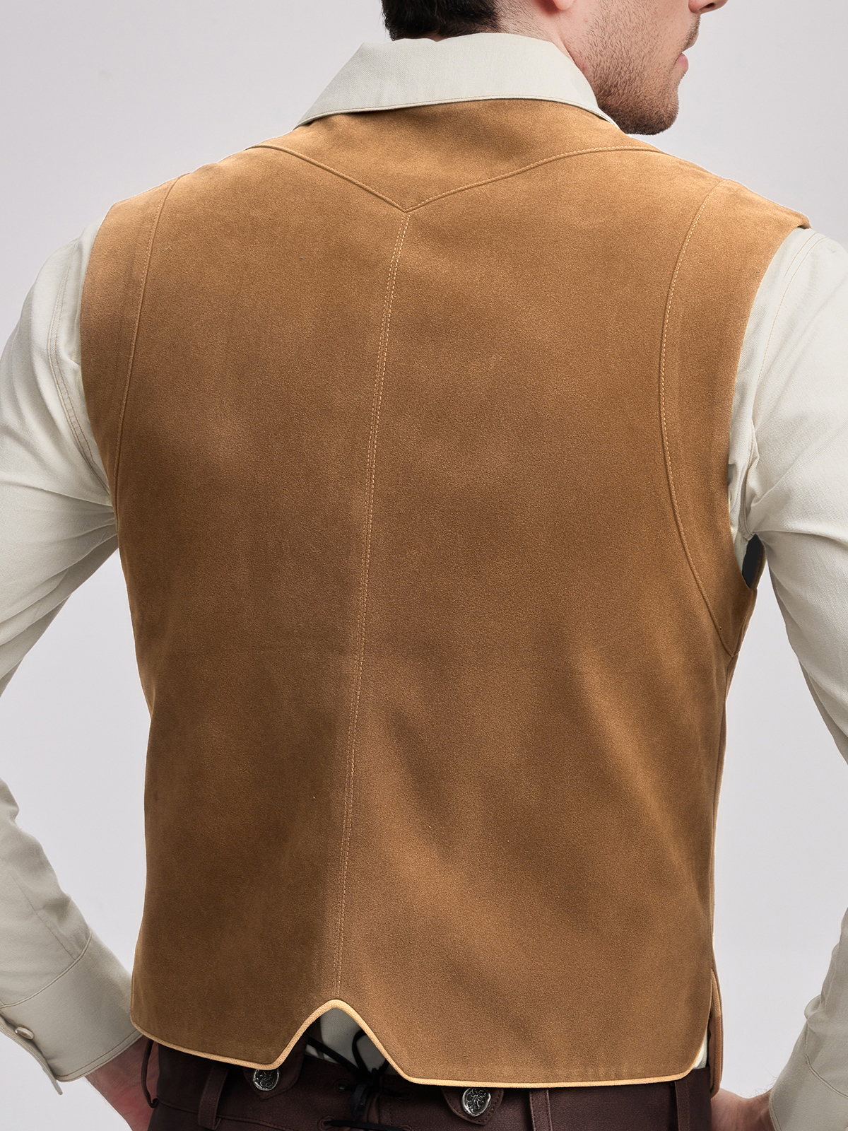 Dirndl rosa beige mit modernen Accessoires