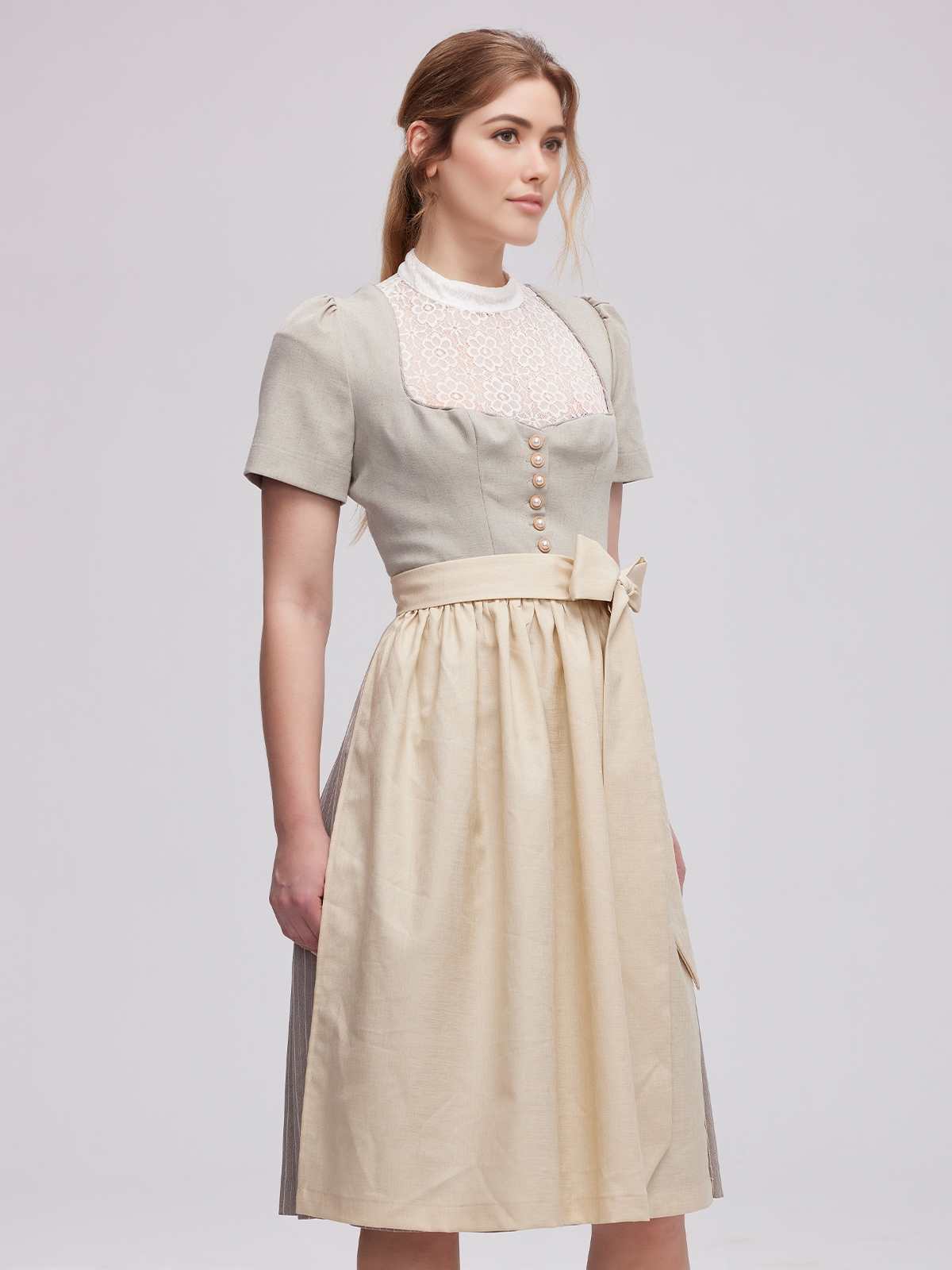 Modernes Dirndl in Grau
