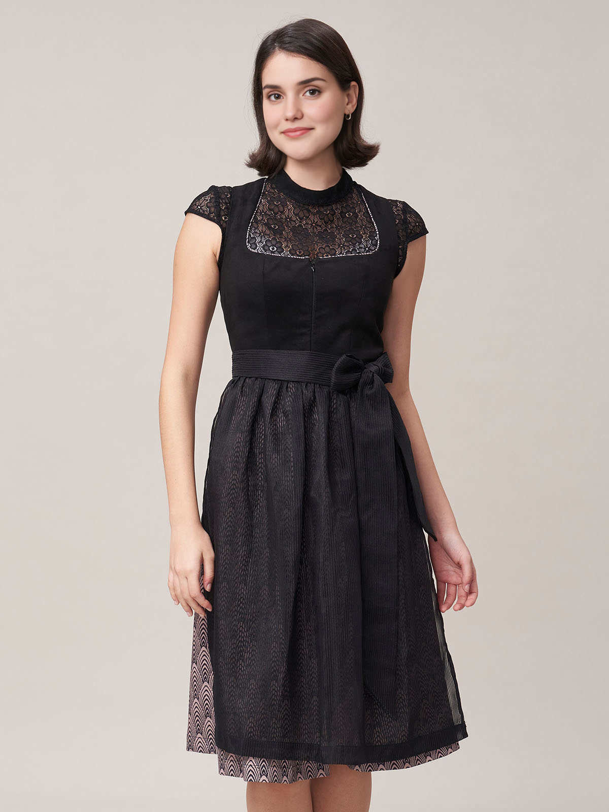 Modernes Dirndl in schwarz-lila