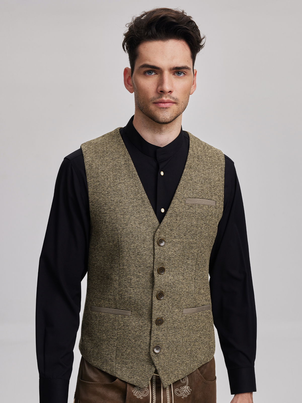 Dirndl mit Knöpfen in Gelb