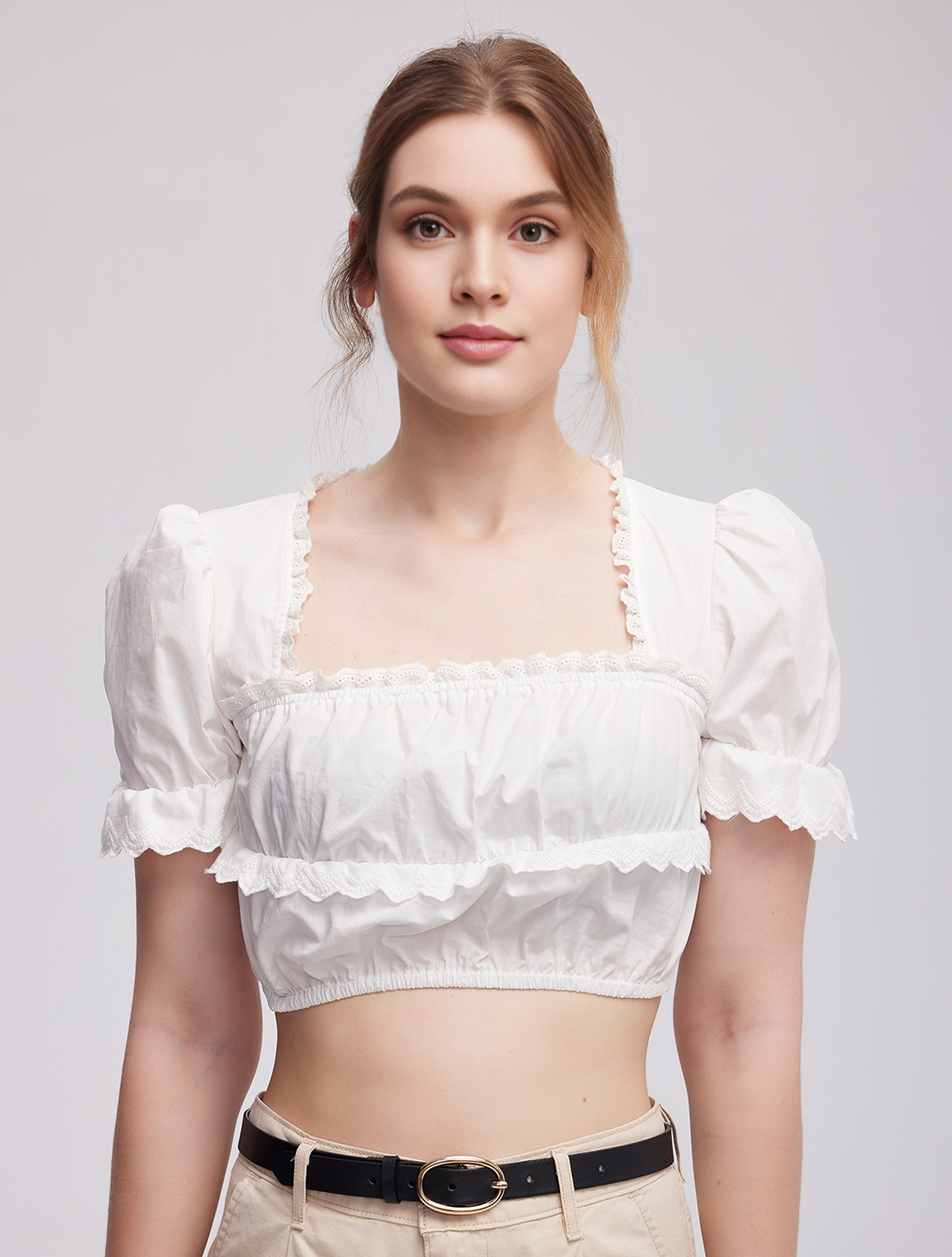 Dirndlbluse mit Spitze in Weiß