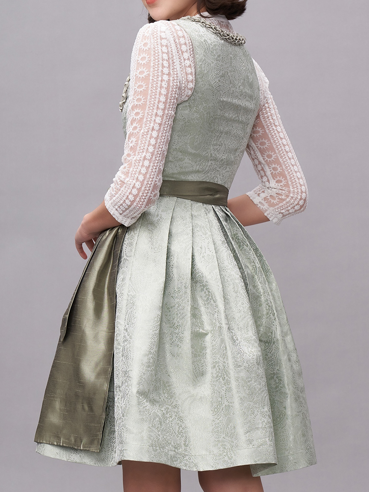 Dirndl in Grün – zeitlose Eleganz