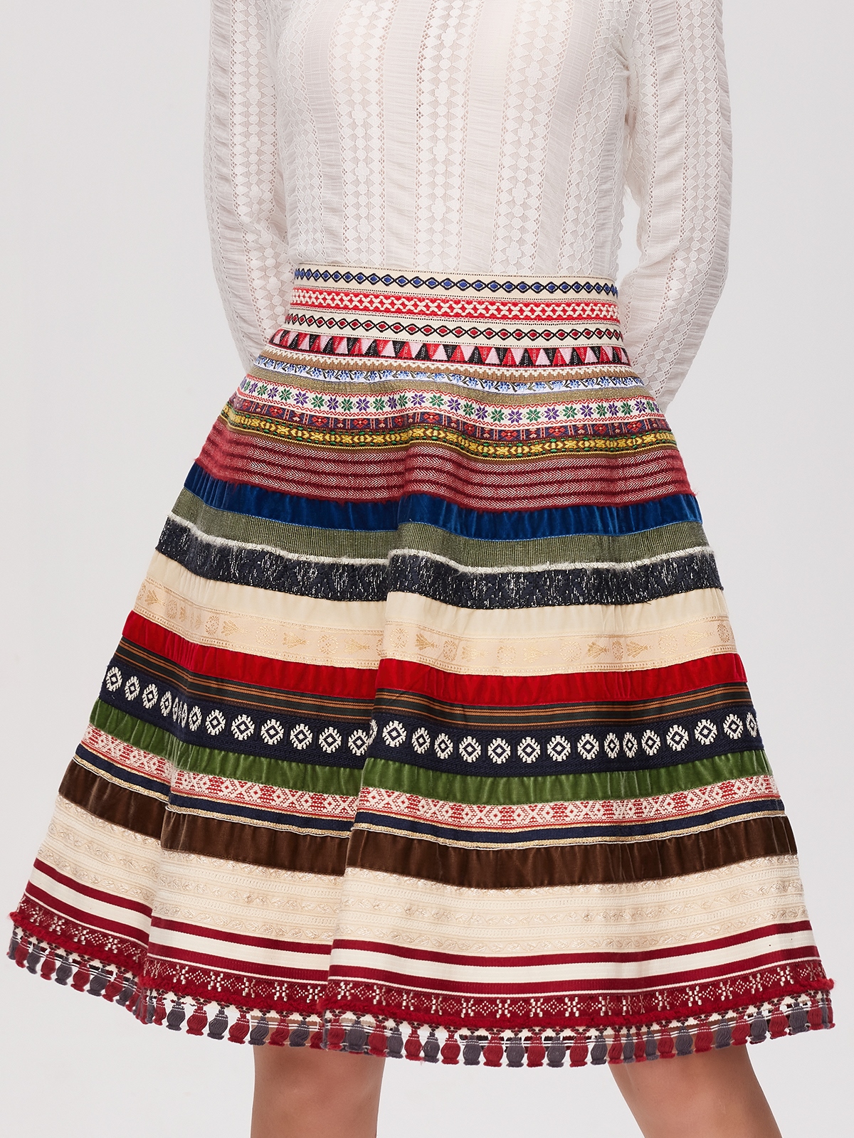 Modernes graues Dirndl mit schlanker Silhouette